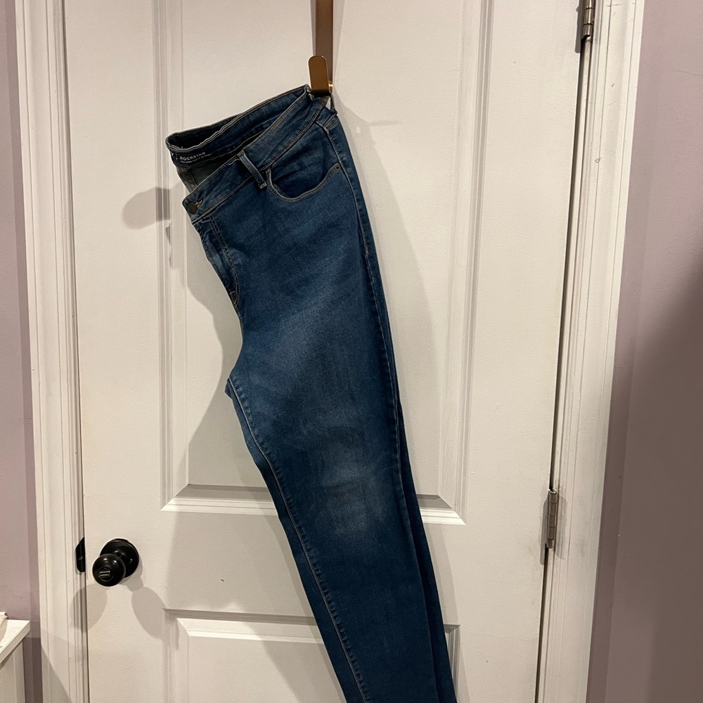 Old Navy mid rise rockstar skinny jeans